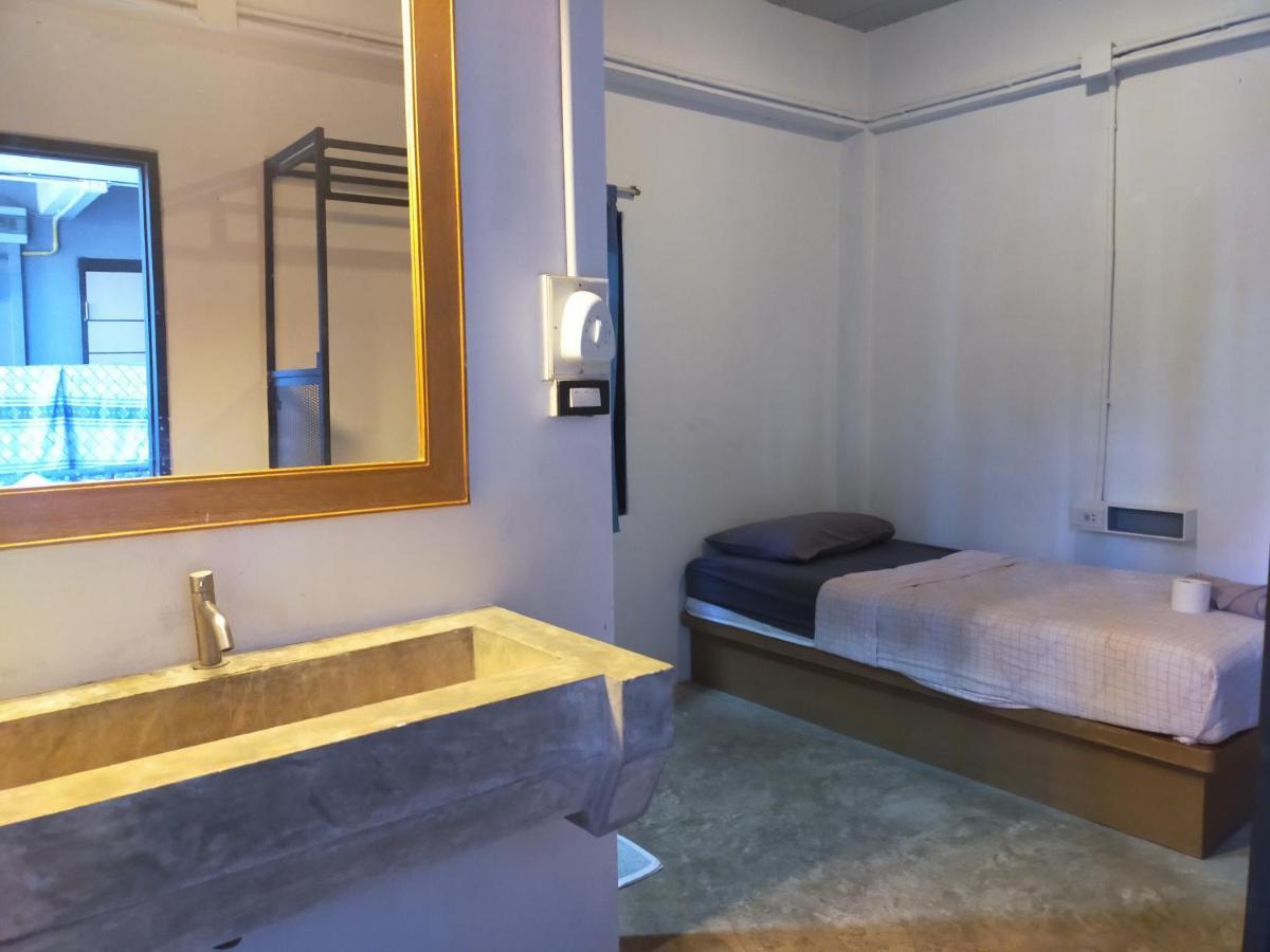 9 Hostel Чиангмай Экстерьер фото