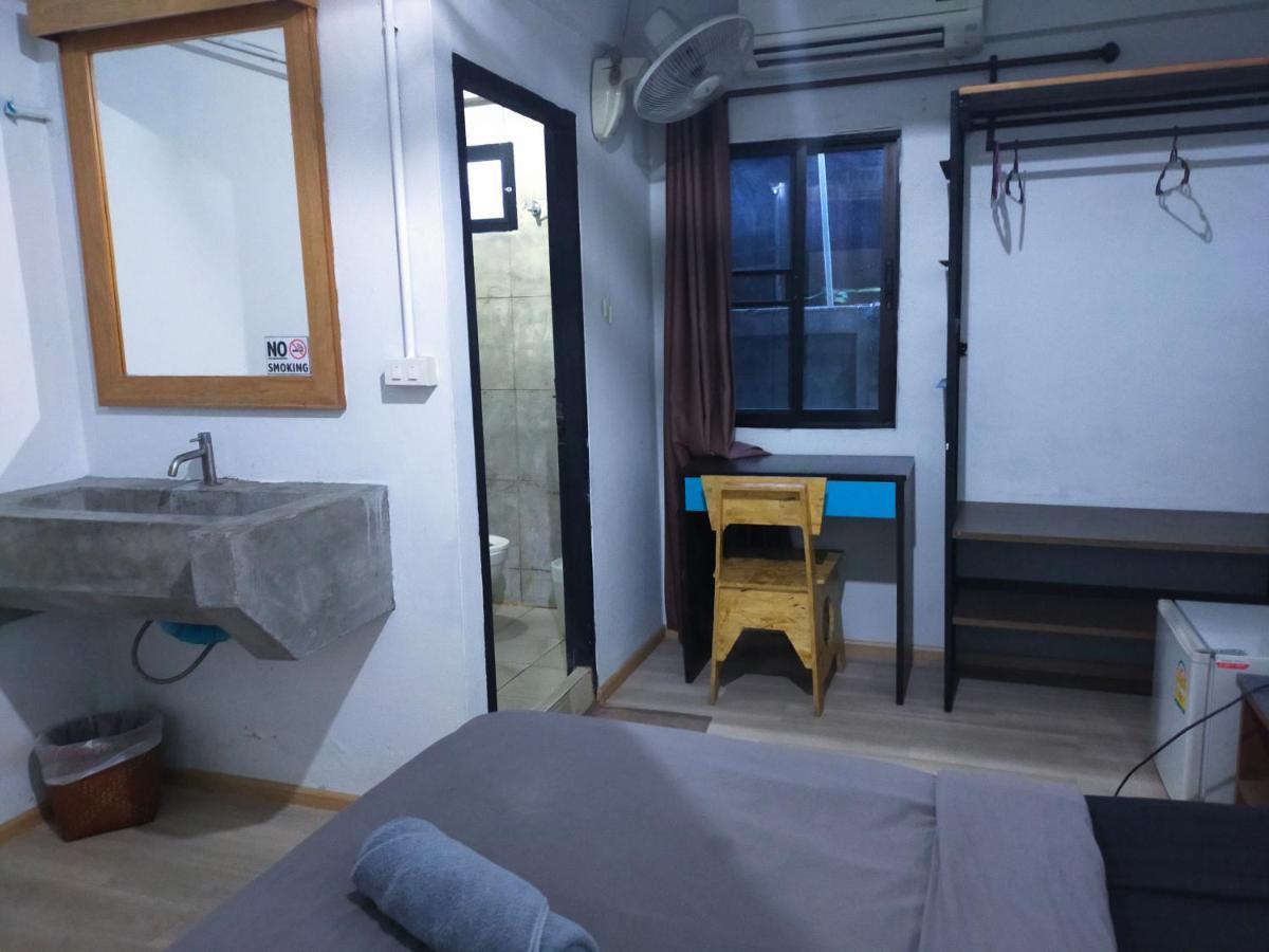 9 Hostel Чиангмай Экстерьер фото