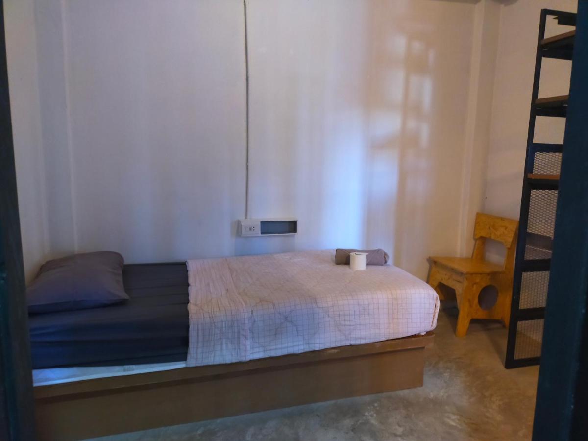 9 Hostel Чиангмай Экстерьер фото